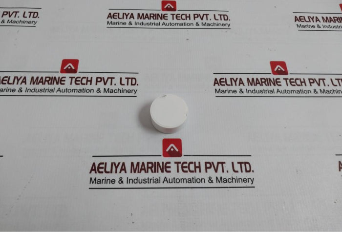 00155-round-shape-white-case-mini-beacon-unit