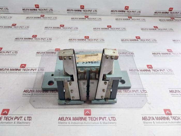 12501048 Car Safety Jaw For Elevator With Electric Motor 9904-062 Dk9906063