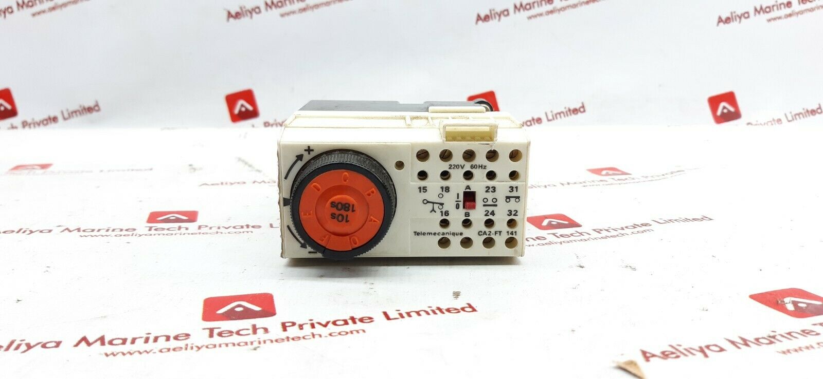 Telemecanique ca2-ft141 relay 220v 60hz