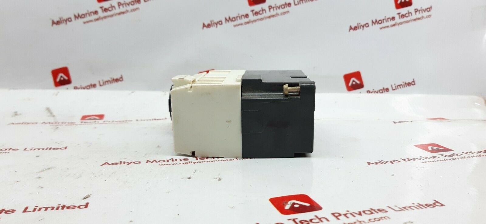 Telemecanique ca2-fr 111 relay 200v 50hz 208v 60hz
