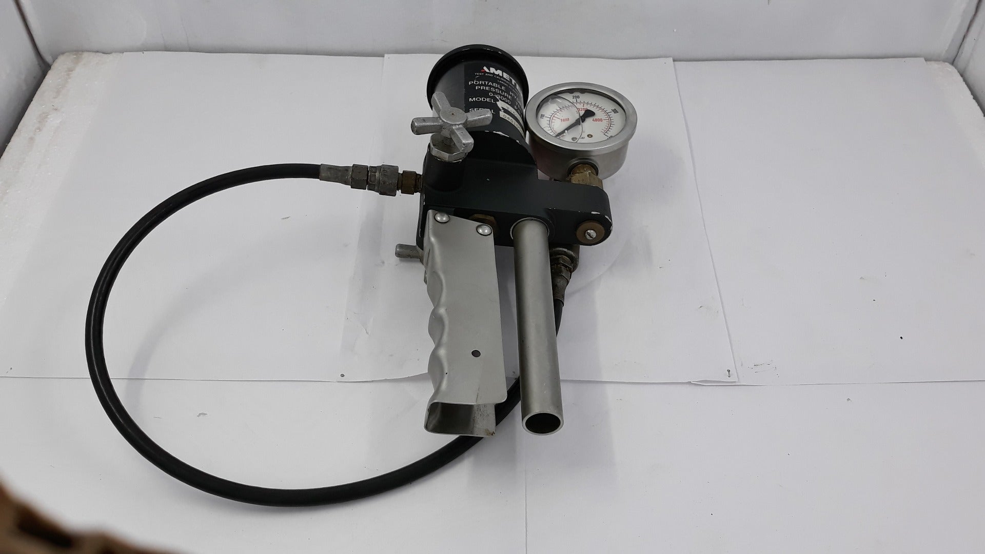 Ametek t-620 portable hydraulic pressure test 0-3000 p.s.i.