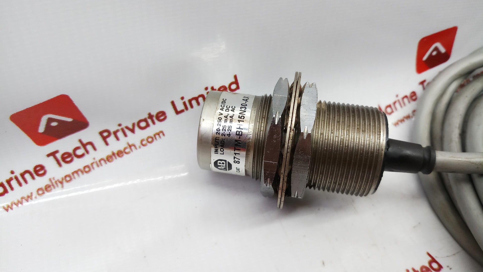 Allen bradley 871tm-bh15n30-ax proximity sensor ser A