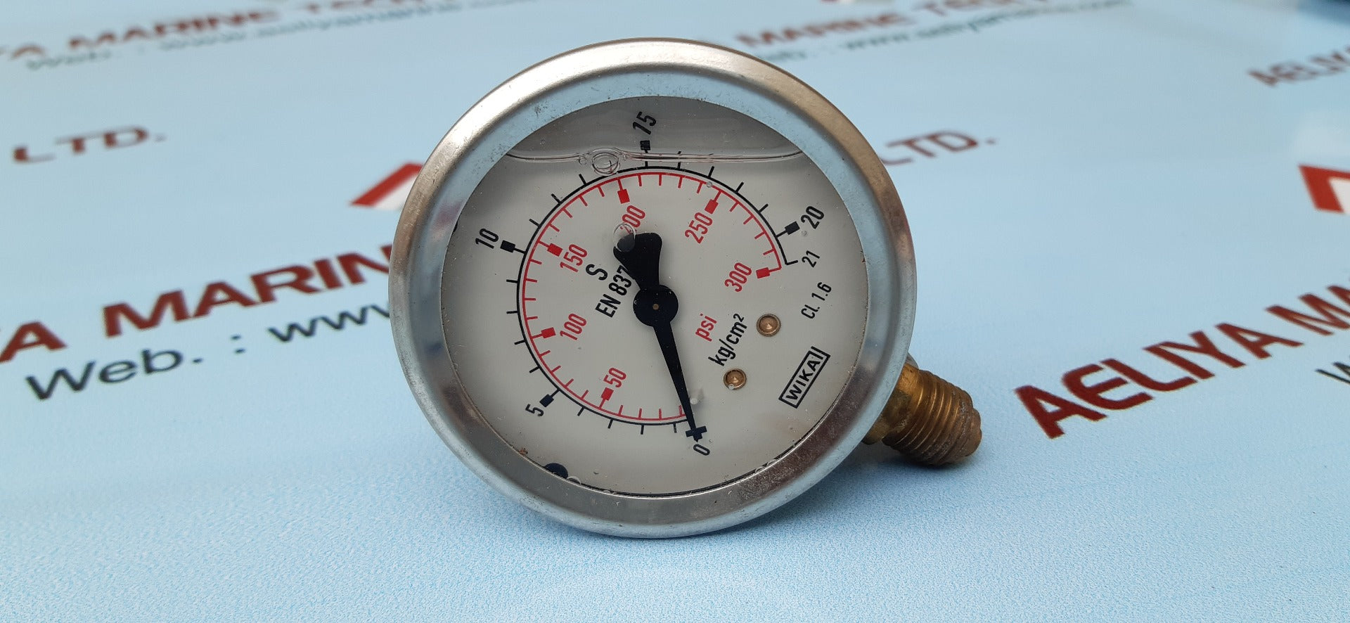 Wika 213.53.063 pressure gauge 0 to 21 kg/cm2 & psi