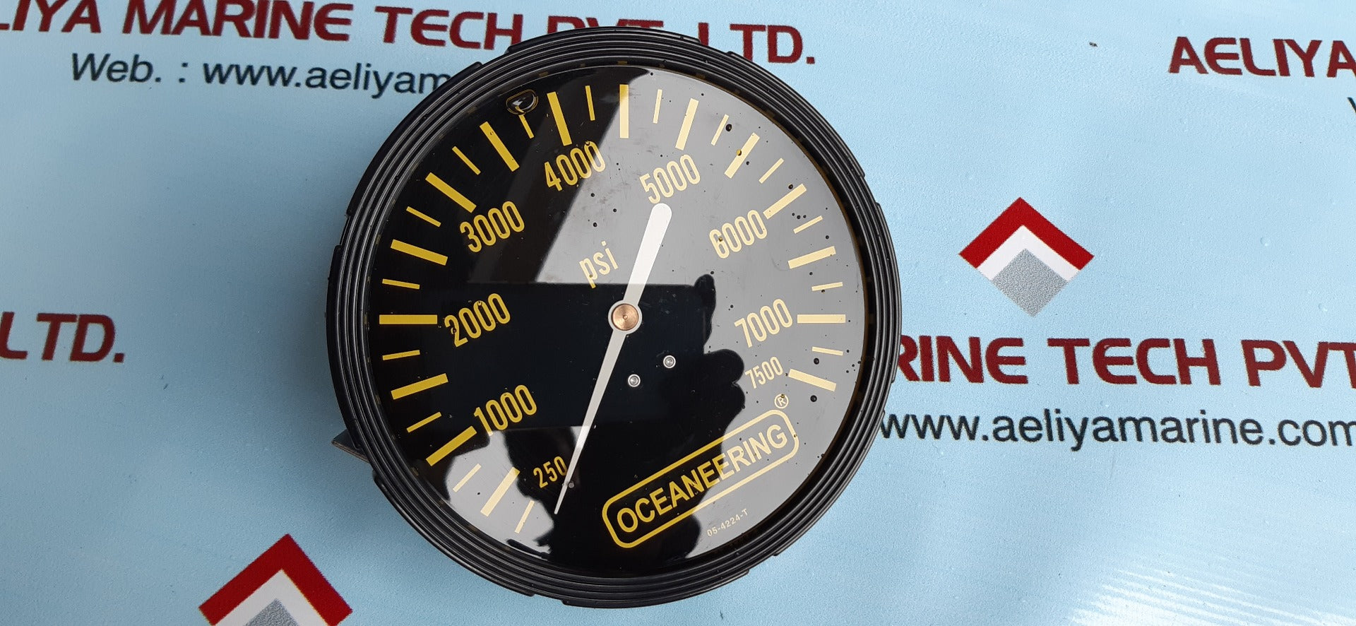 Oceaneering lfp412-7500-psi-g pressure gauge 0 to 7500 psi