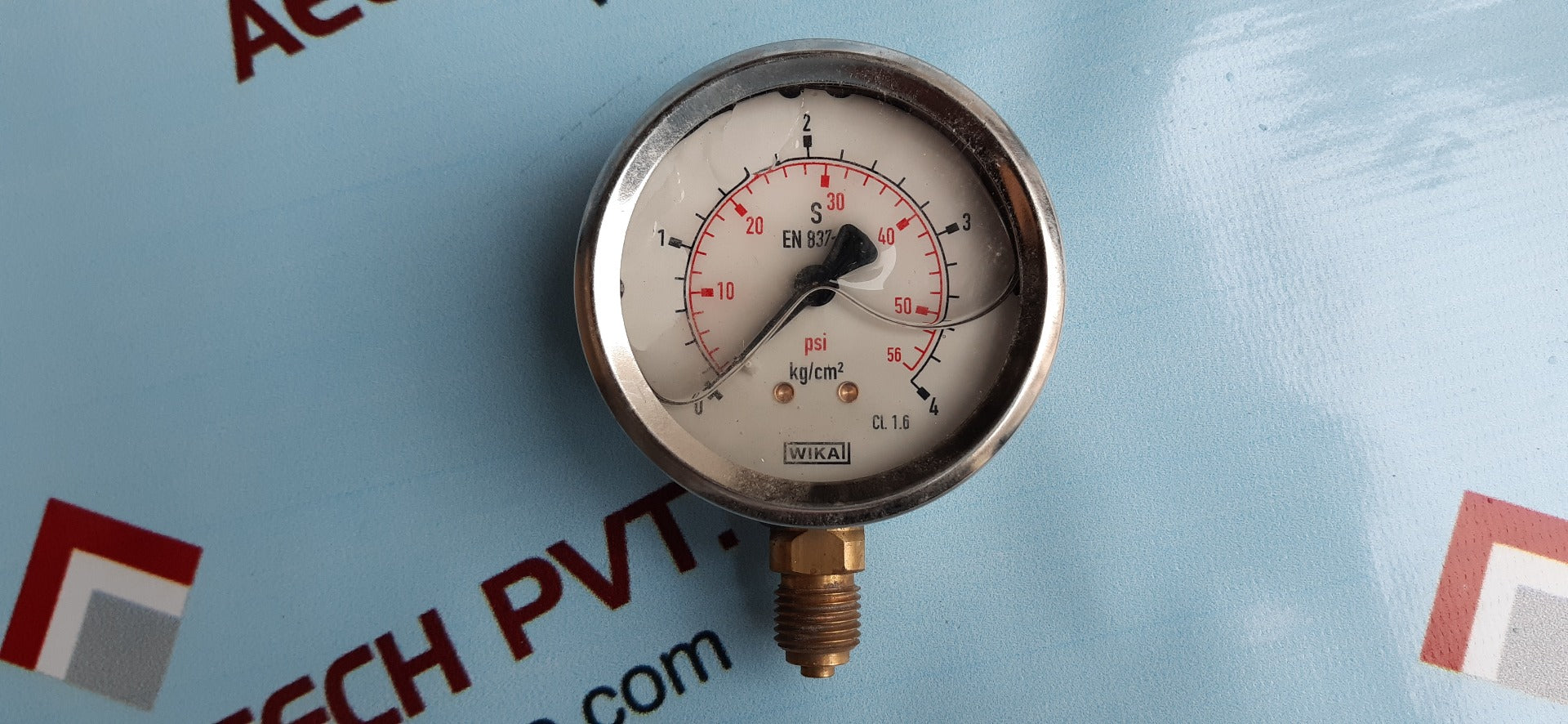 Wika 213.53.63 pressure gauge 4kg/cm2 & psi
