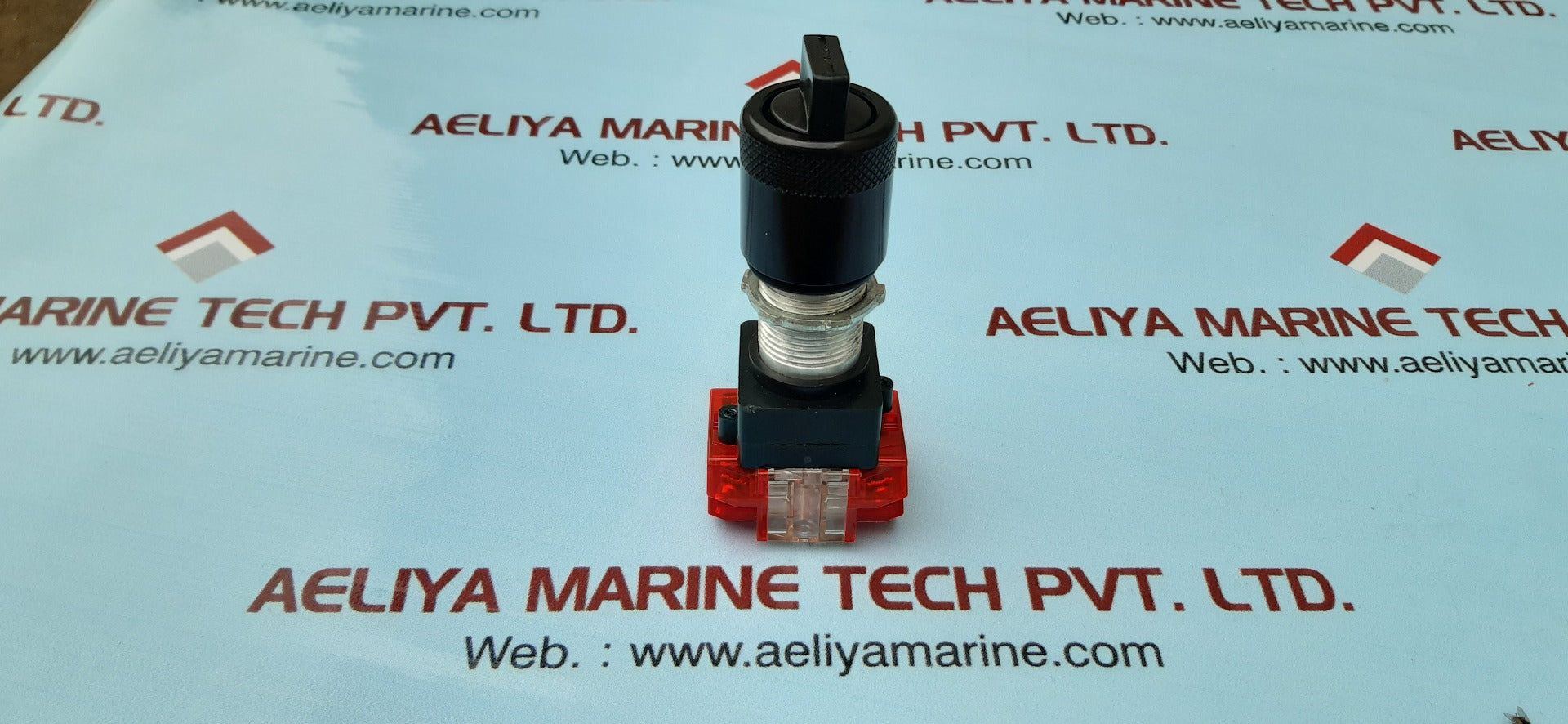 Enclosures & controls cad2800832dt2 hoa selector switch