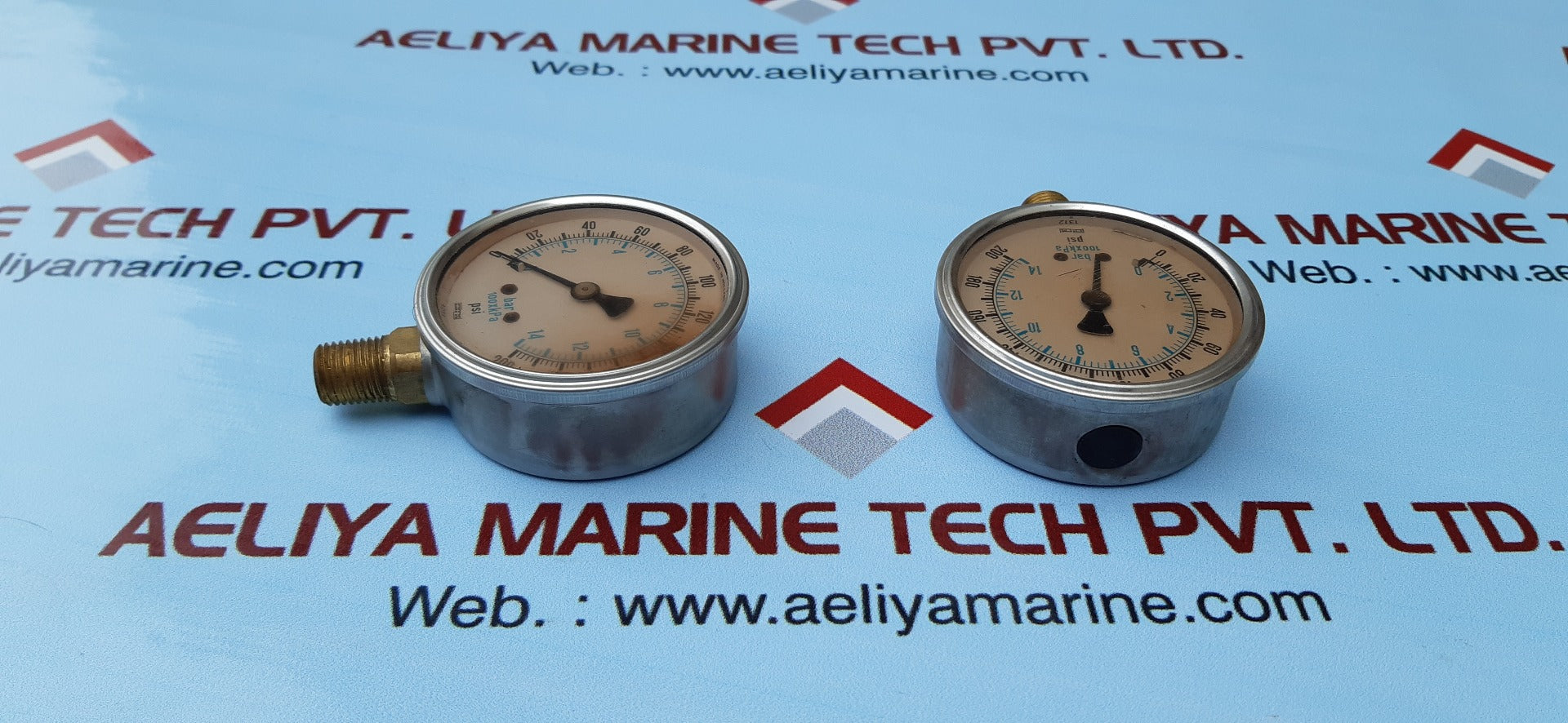 Lot of 2x Enfm 1211 pressure gauge 0-200 psi 0-14 bar