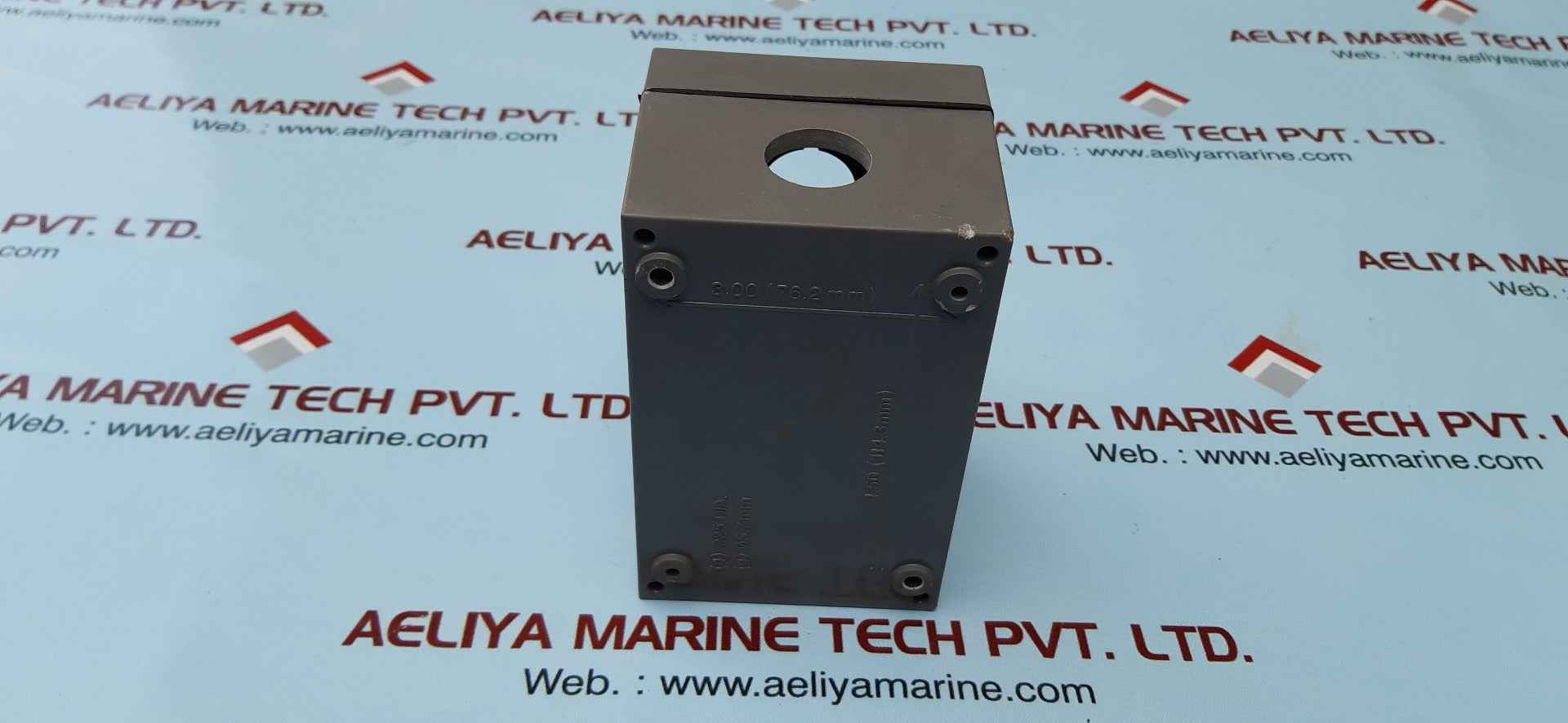 Allen-bradley 800r-2hz4r ser b hole pushbutton enclosure