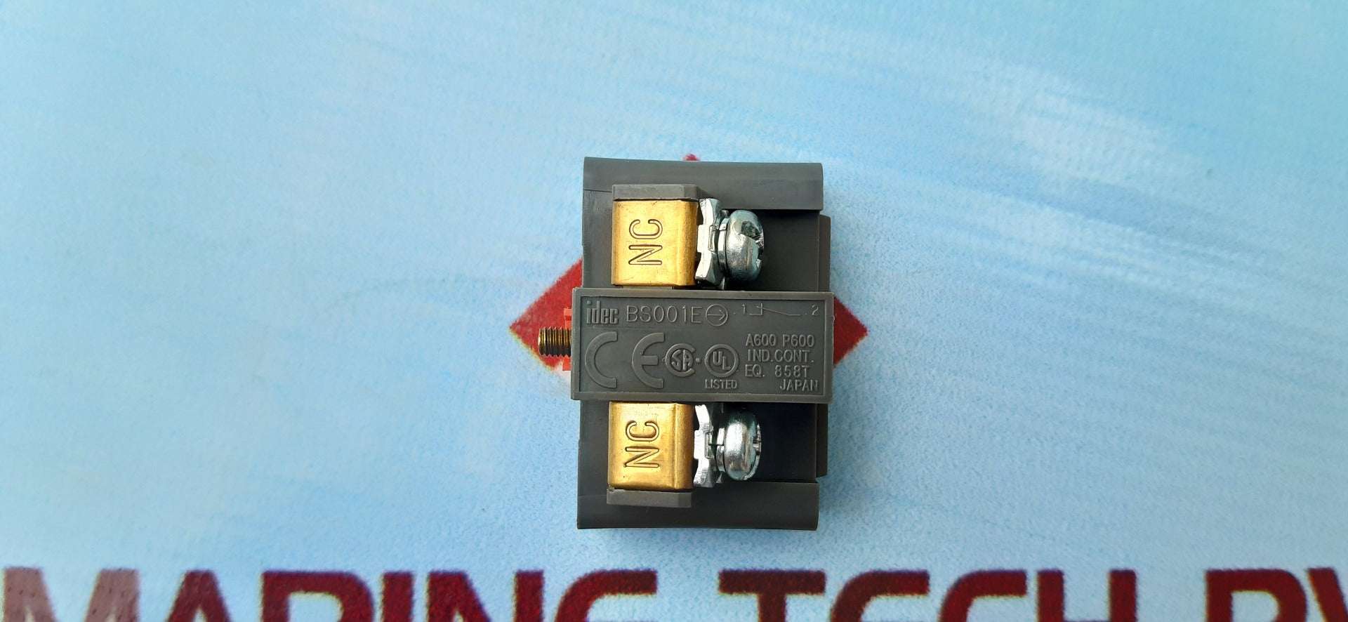 Lot of 6x Idec bs001e contact block