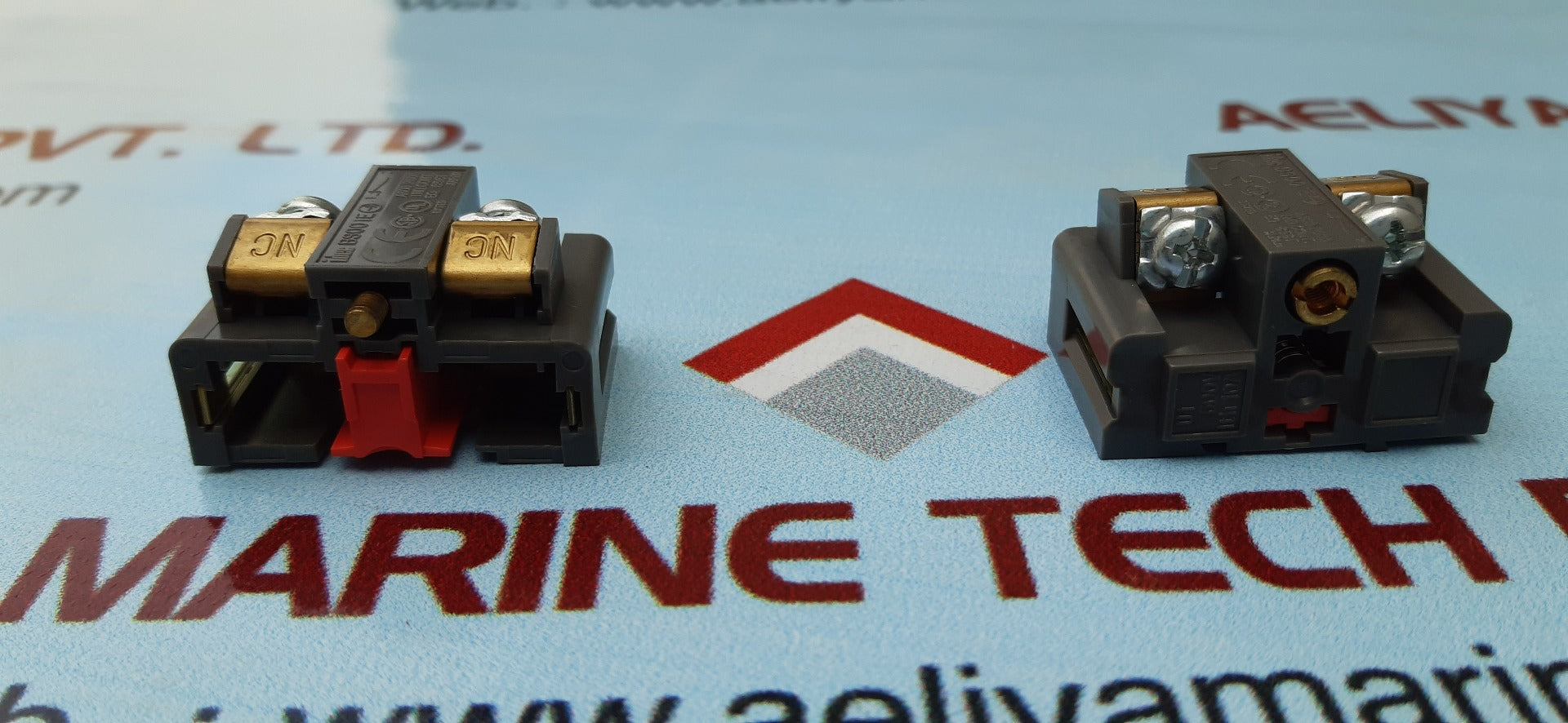 Lot of 6x Idec bs001e contact block