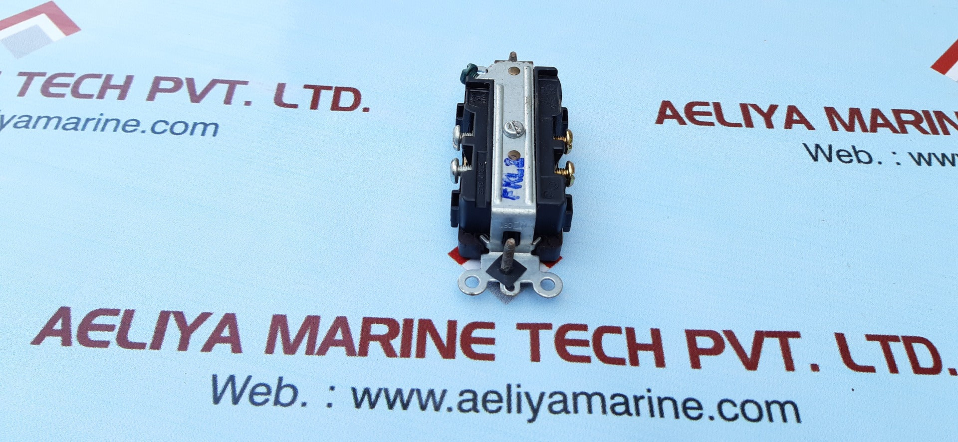 Leviton cs115-2i ivory commercial toggle switch 