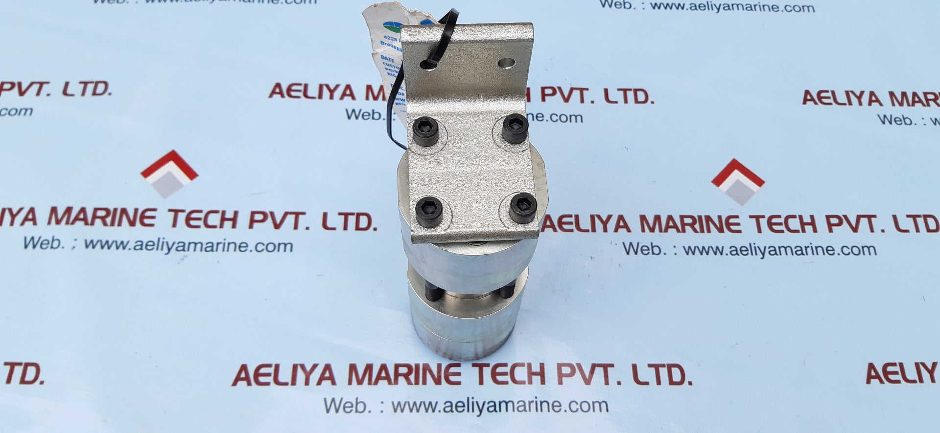 Integrated hydraulics 1t162w6s pressure intensifier