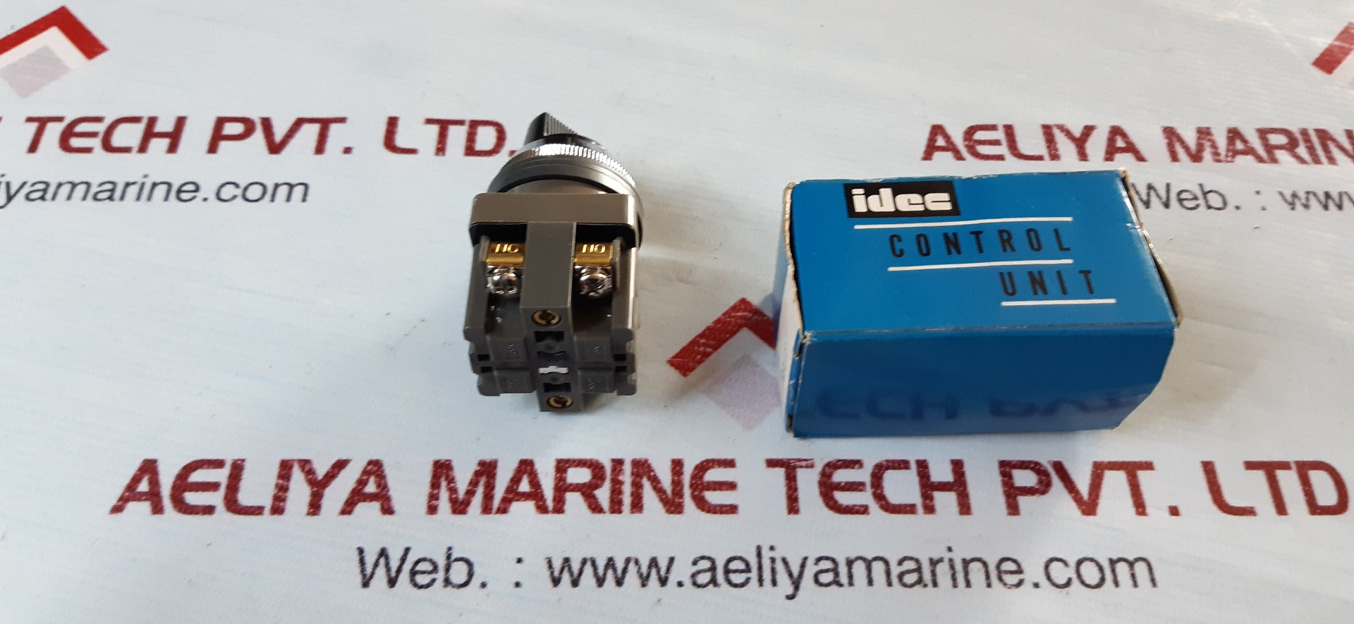 Idec izumi asn37s selector switch