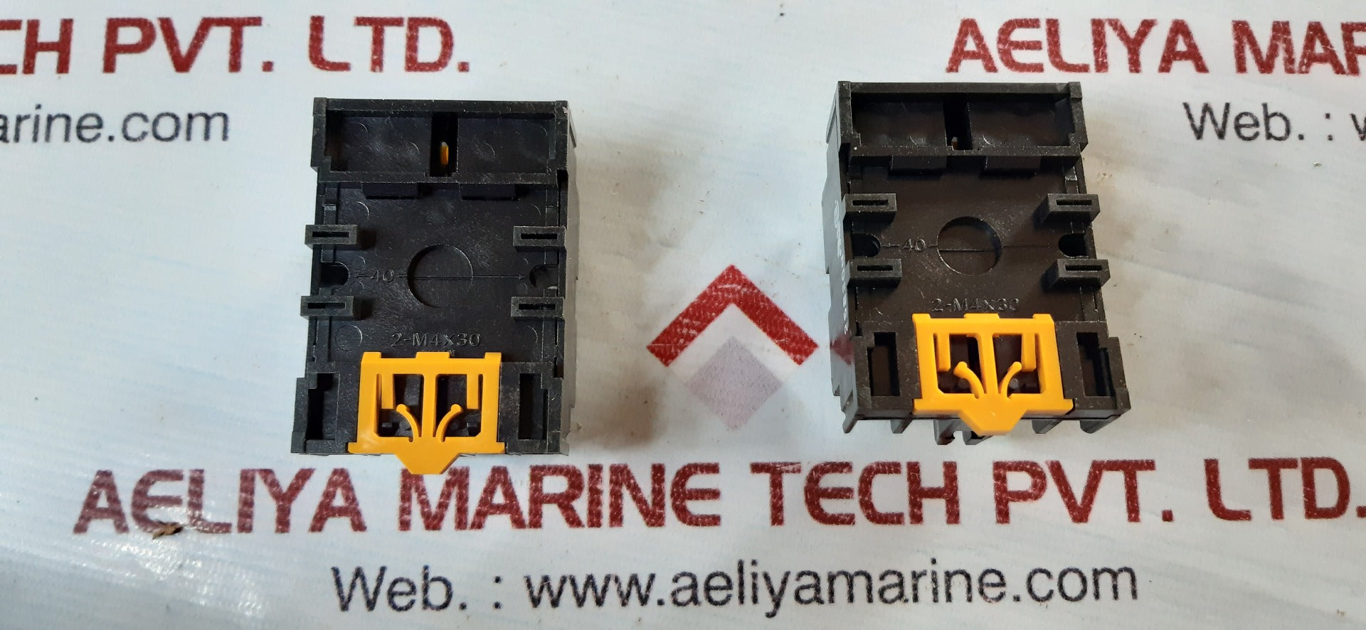 Lot Of 2X Omron P2Cf-11 Relay Socket 10A 250V Ac