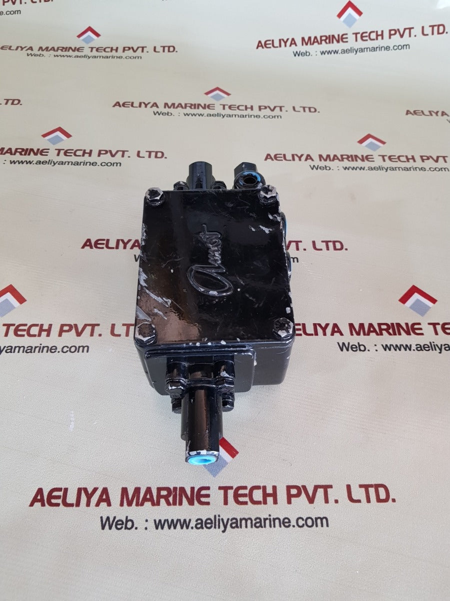 Amot 4064b62f-aaa differential sensing pressure valve