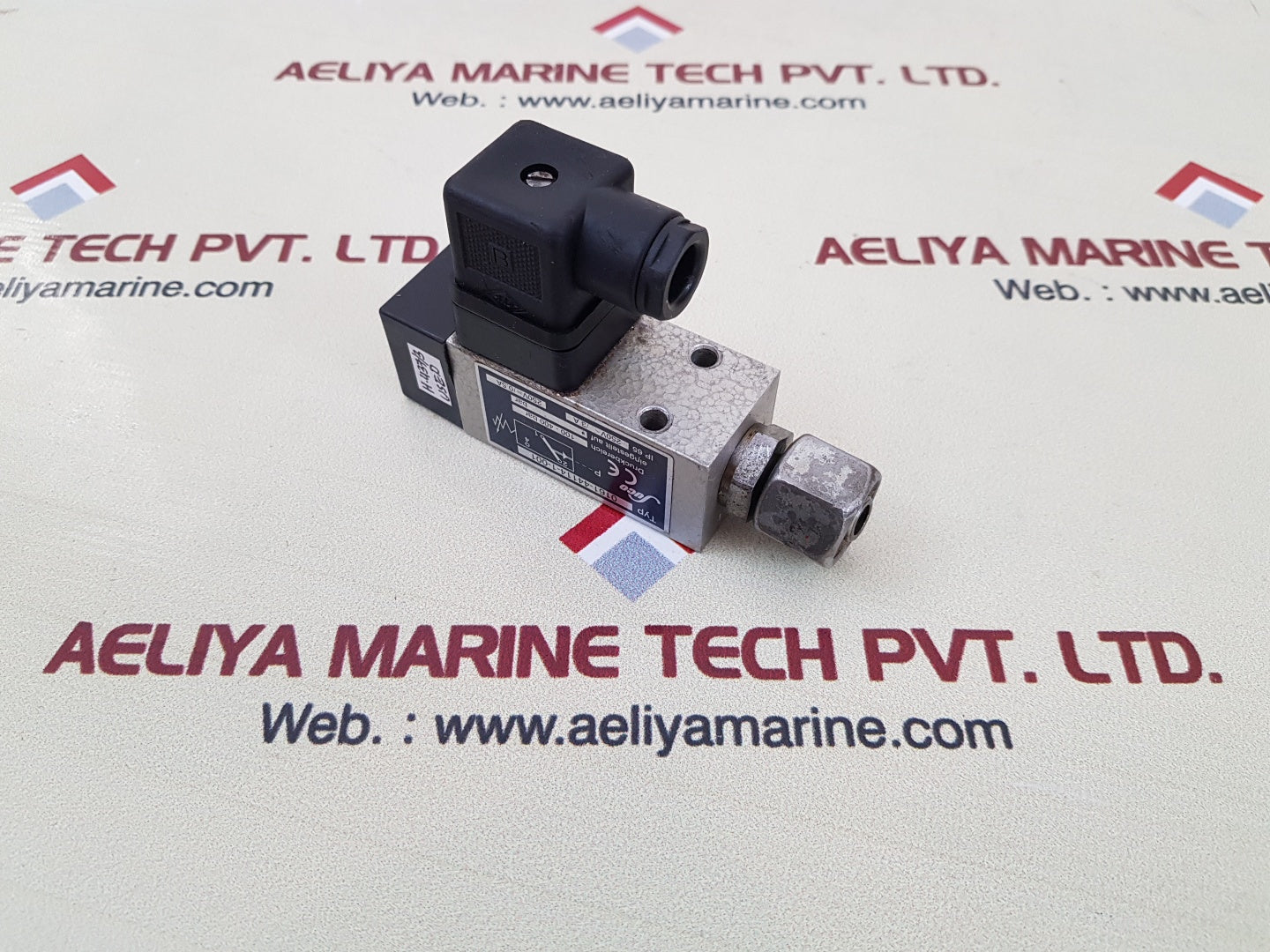 Suco 0161-44114-1-001 solenoid switch