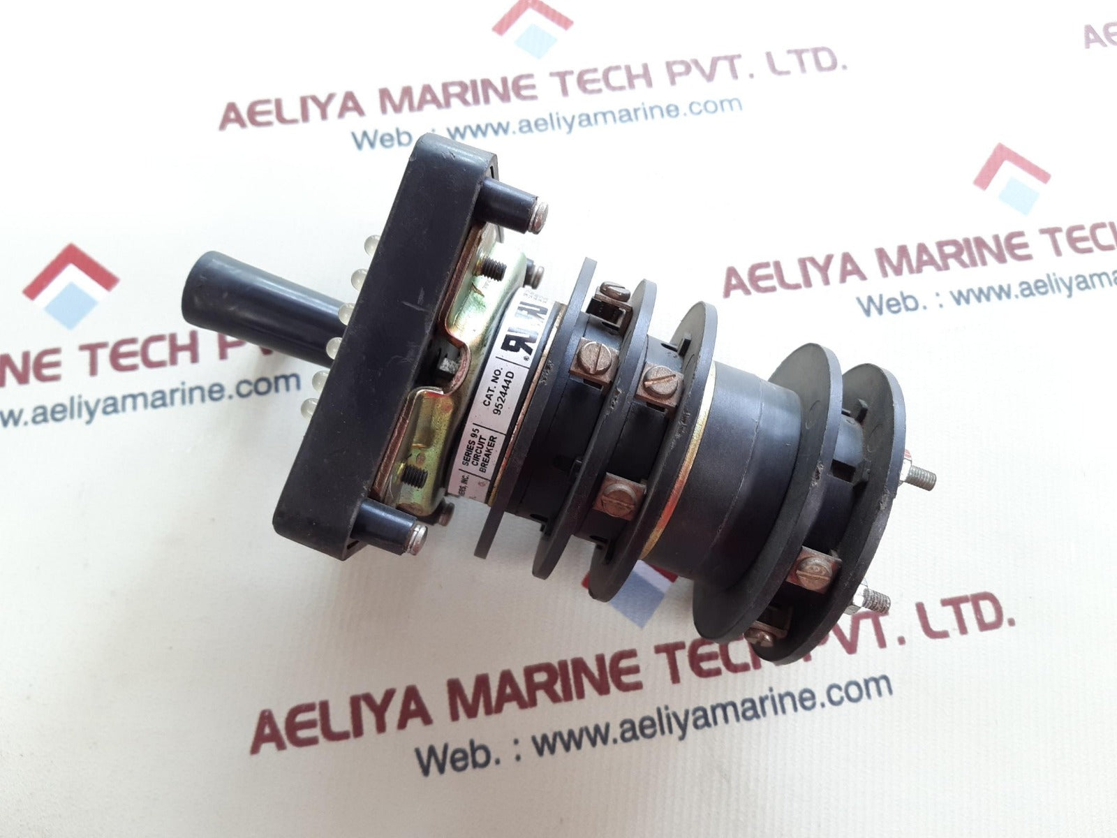 Instrument transformers series 95 circuit breaker 952444d