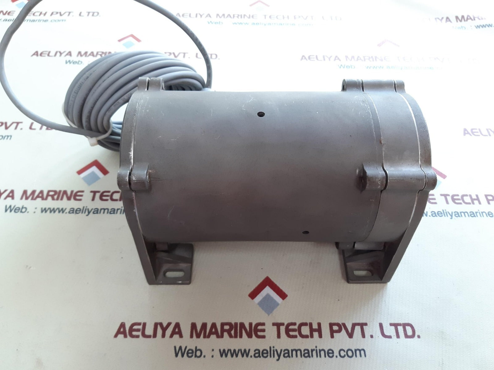 Celesco pt9420-0300-324-1140 cable extension position transducer out.4-20ma