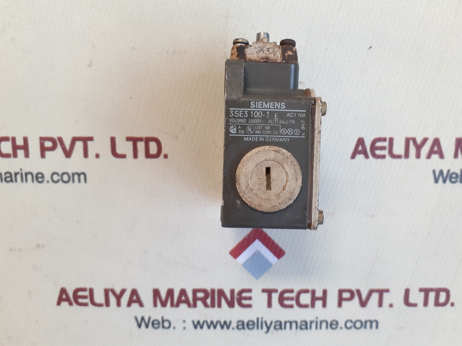 Siemens 3se3 100-1e limit switch
