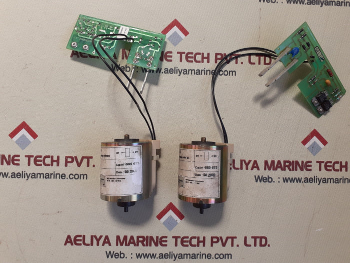 Schneider electric 685 679 undervoltage release foer masterpact circuit breaker 