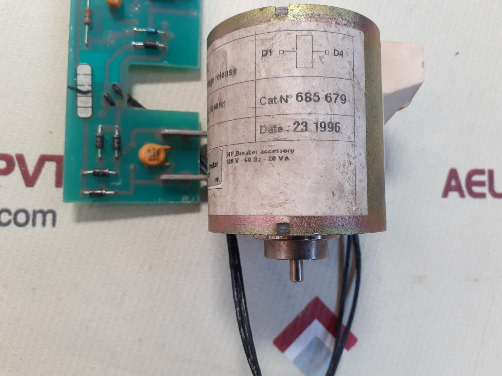 Schneider electric 685 679  mn-u undervoltage release for masterpact circuit breaker