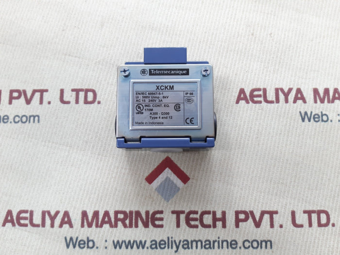 Telemecanique xckm limit switch