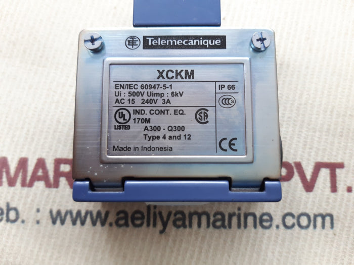 Telemecanique xckm limit switch