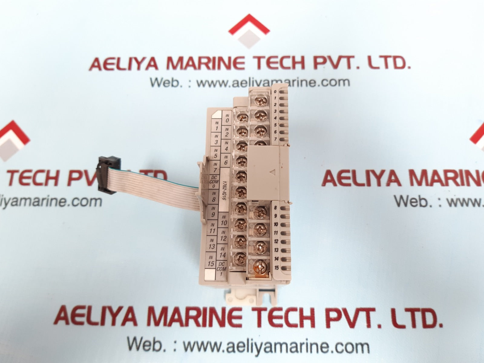 Allen-bradley 1762-iq16 micro logix 16 pt.24vdc sink/source input module