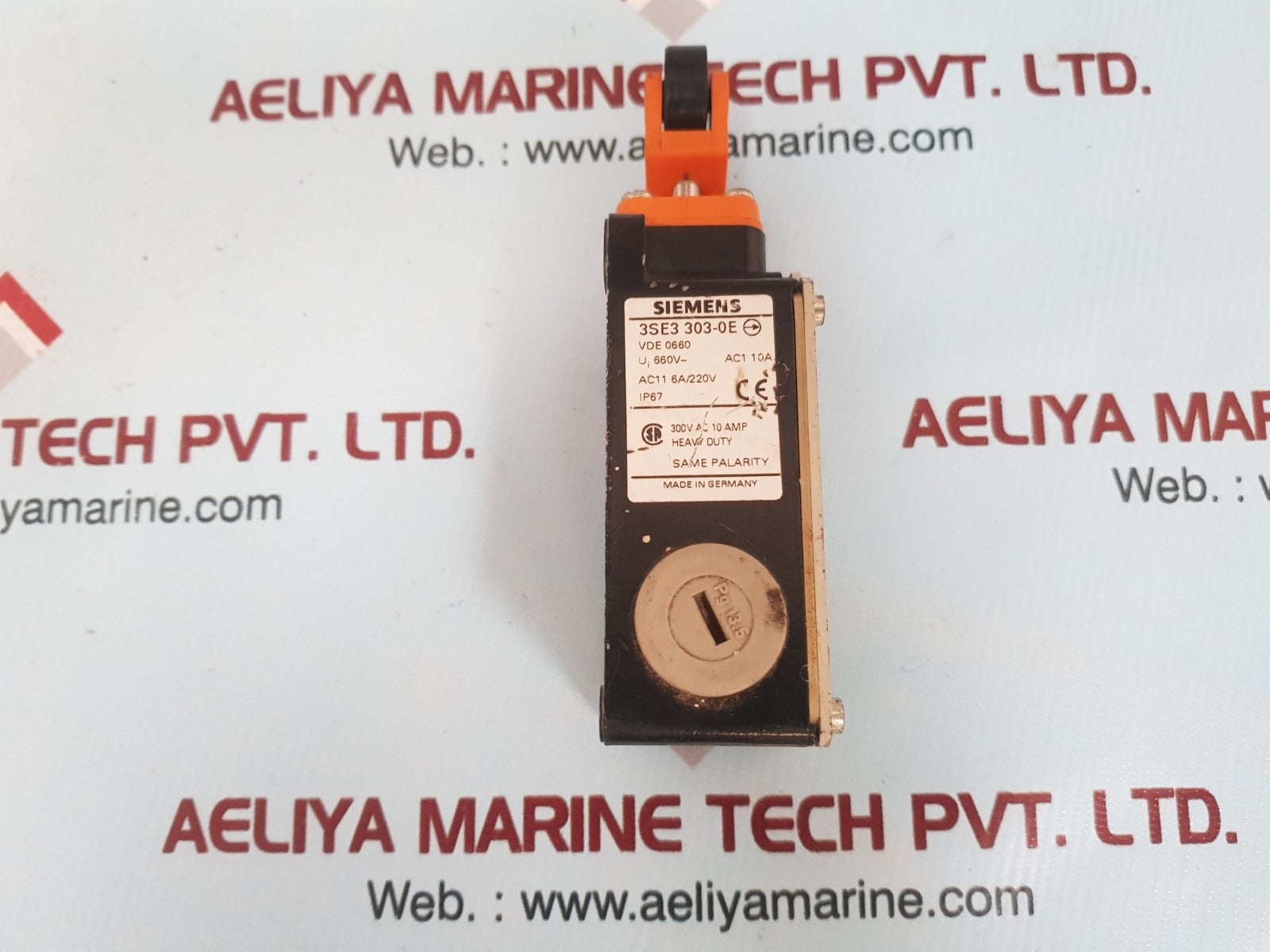 Siemens 3se3 303-0e roller lever limit switch 