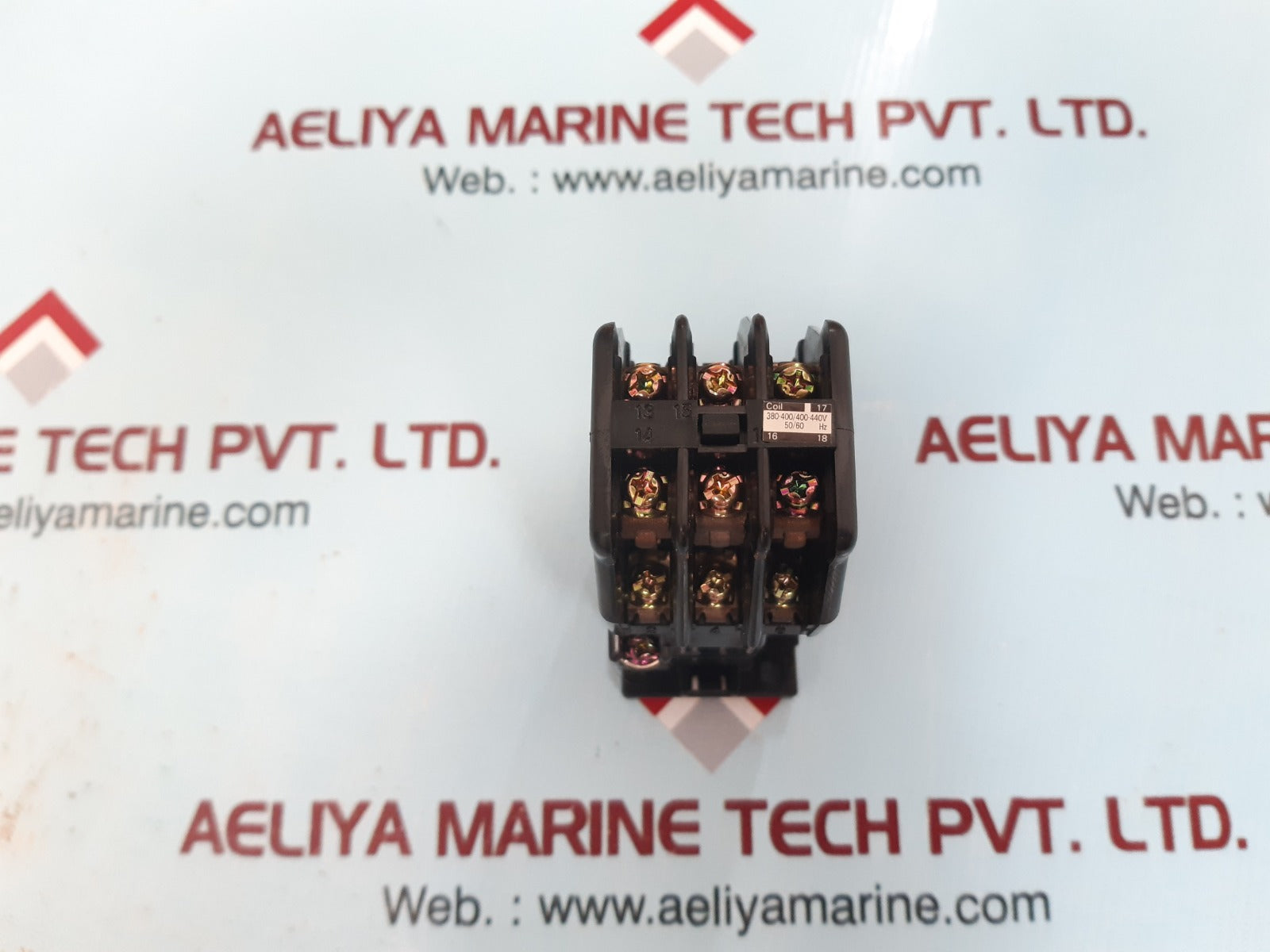 Fuji electric src50-2u/x (4a2b) auxiliary relay 380-400/400-440 v 50/60hz coil