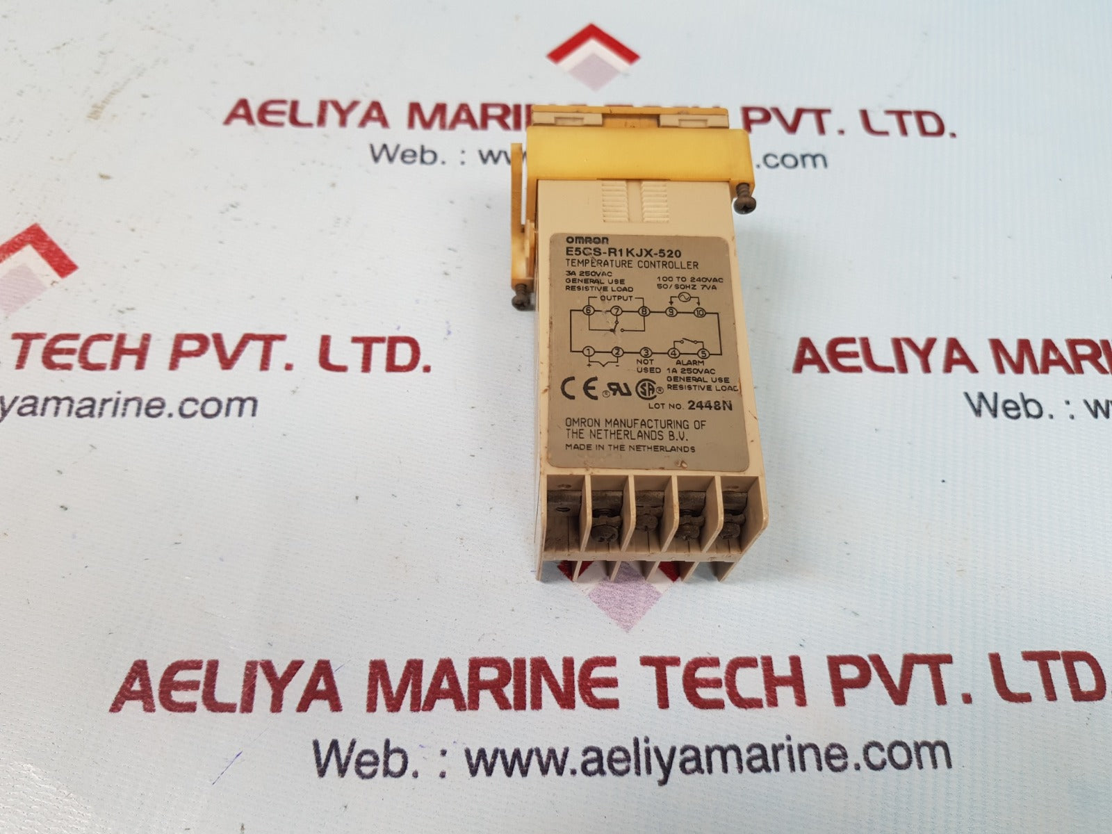 Omron e5cs-r1kjx-520 temperature controller