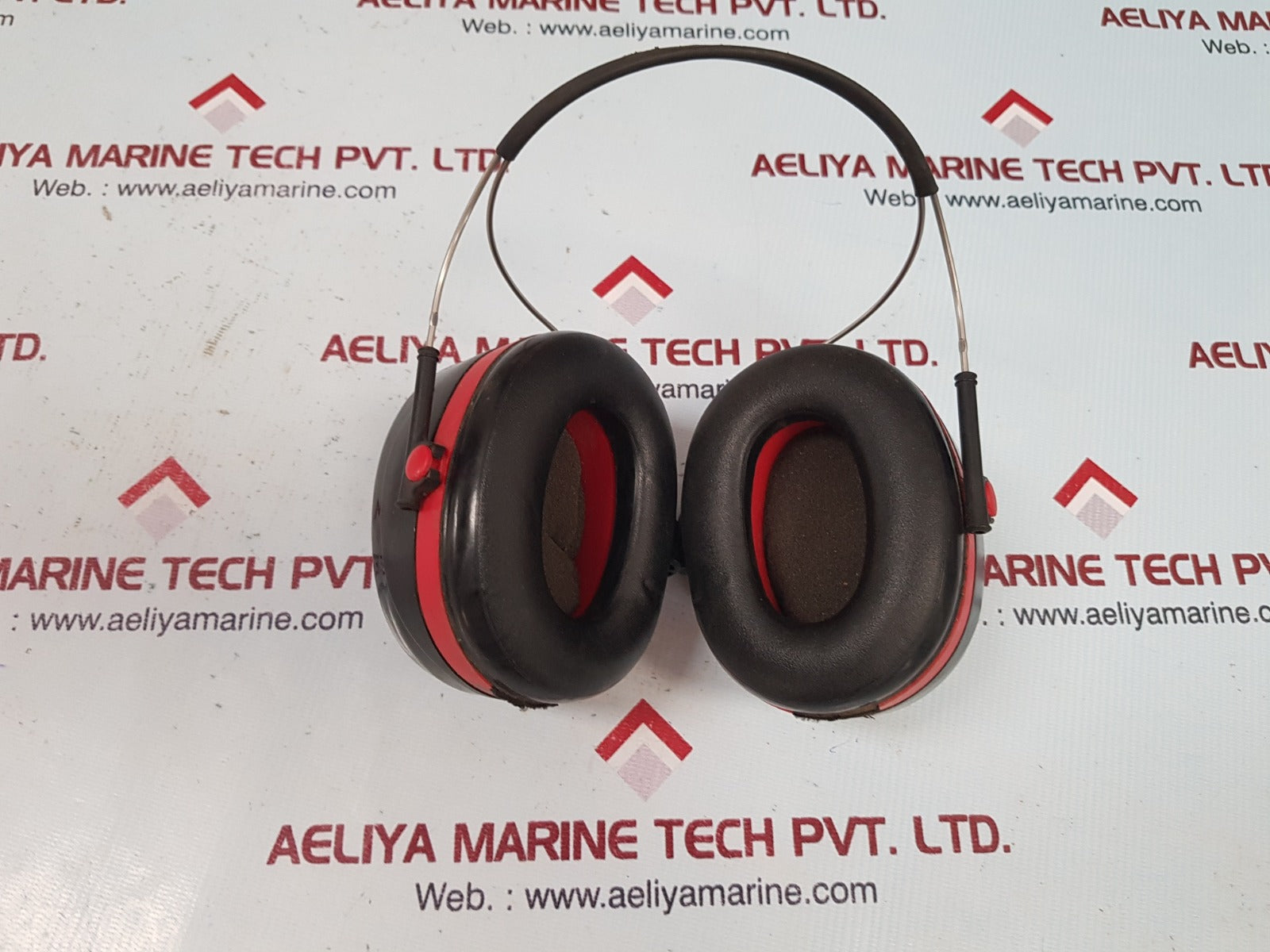 3m peltor optime iii ear muffs headband used