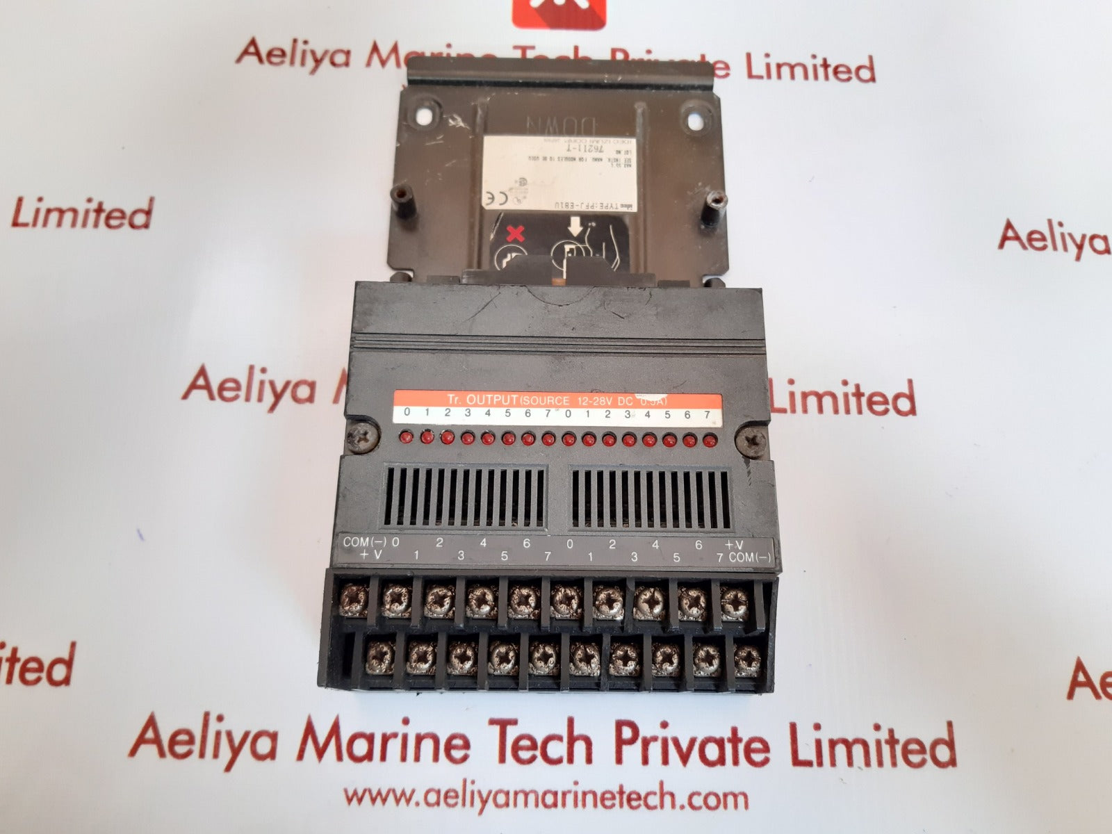 Idec izumi pfj-t162cu transistor input unit with pfj-eb1u base plate
