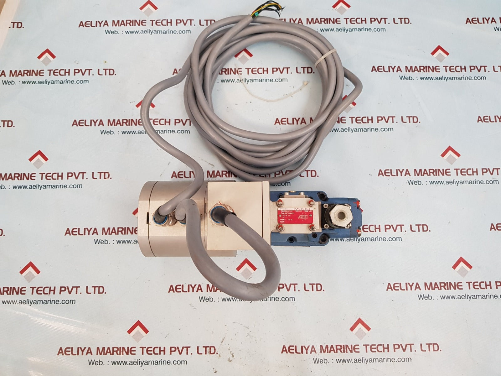 Moog d061k711c servo valve j09f03man22