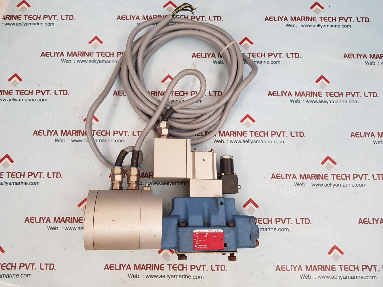 Moog d061k711c servo valve j09f03man22