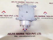 Ccs 604d704 differential pressure switch 4,152,559