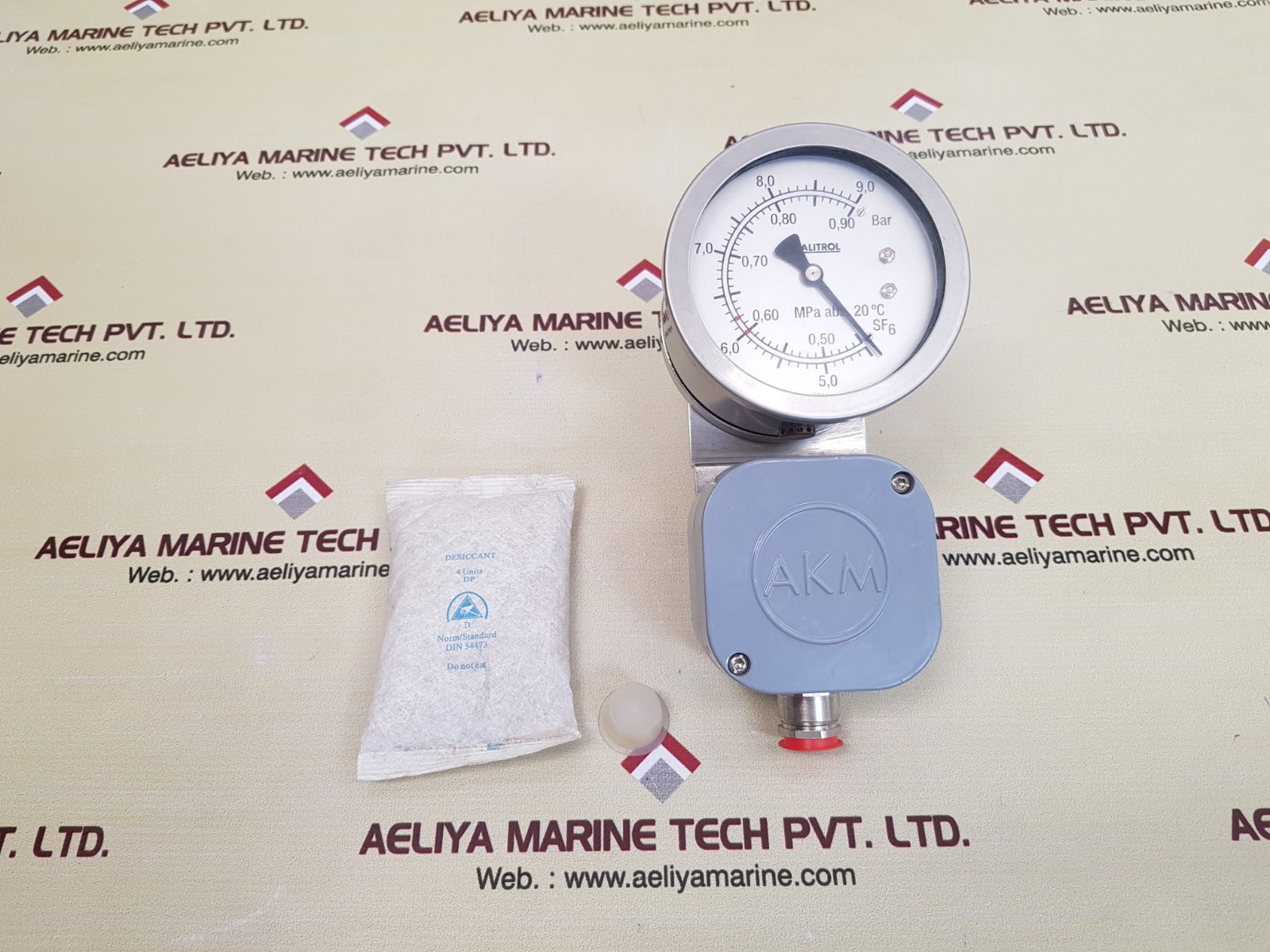 Qualitrol 968128-67 gas density monitor with akm 38960-3-3