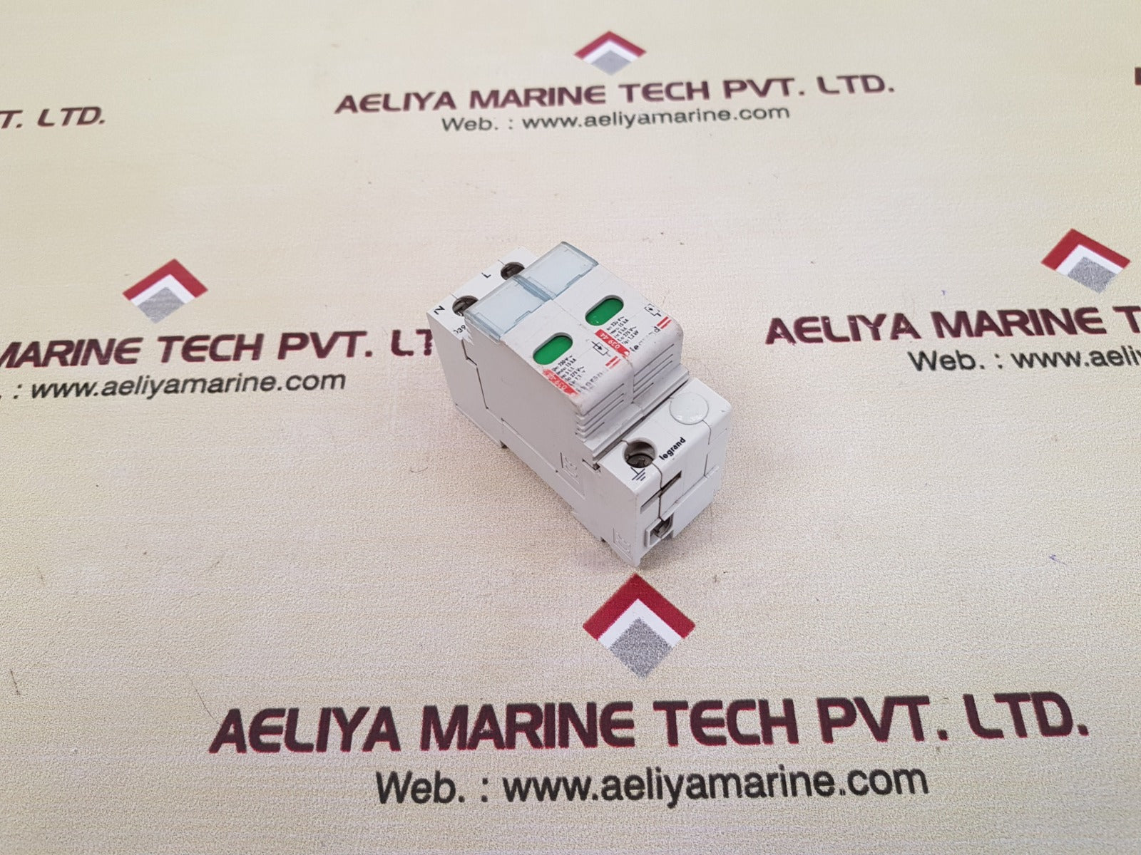 Legrand 039 44 surge protection device