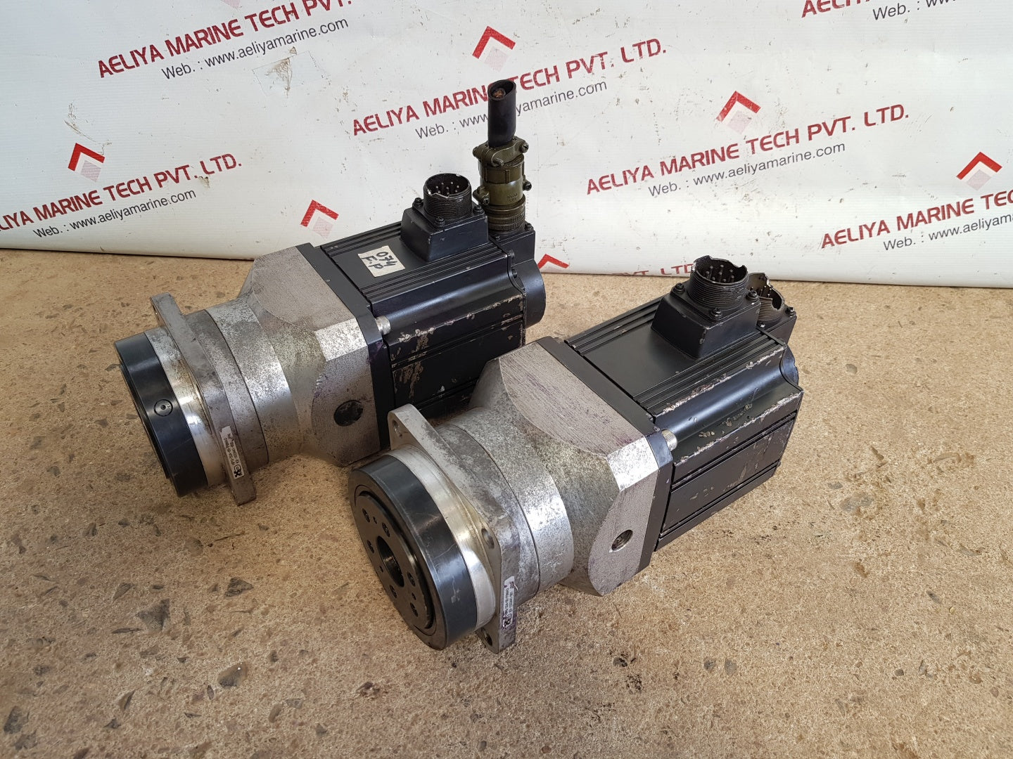 Mitsubishi electric hc-sfs152 ac servo motor