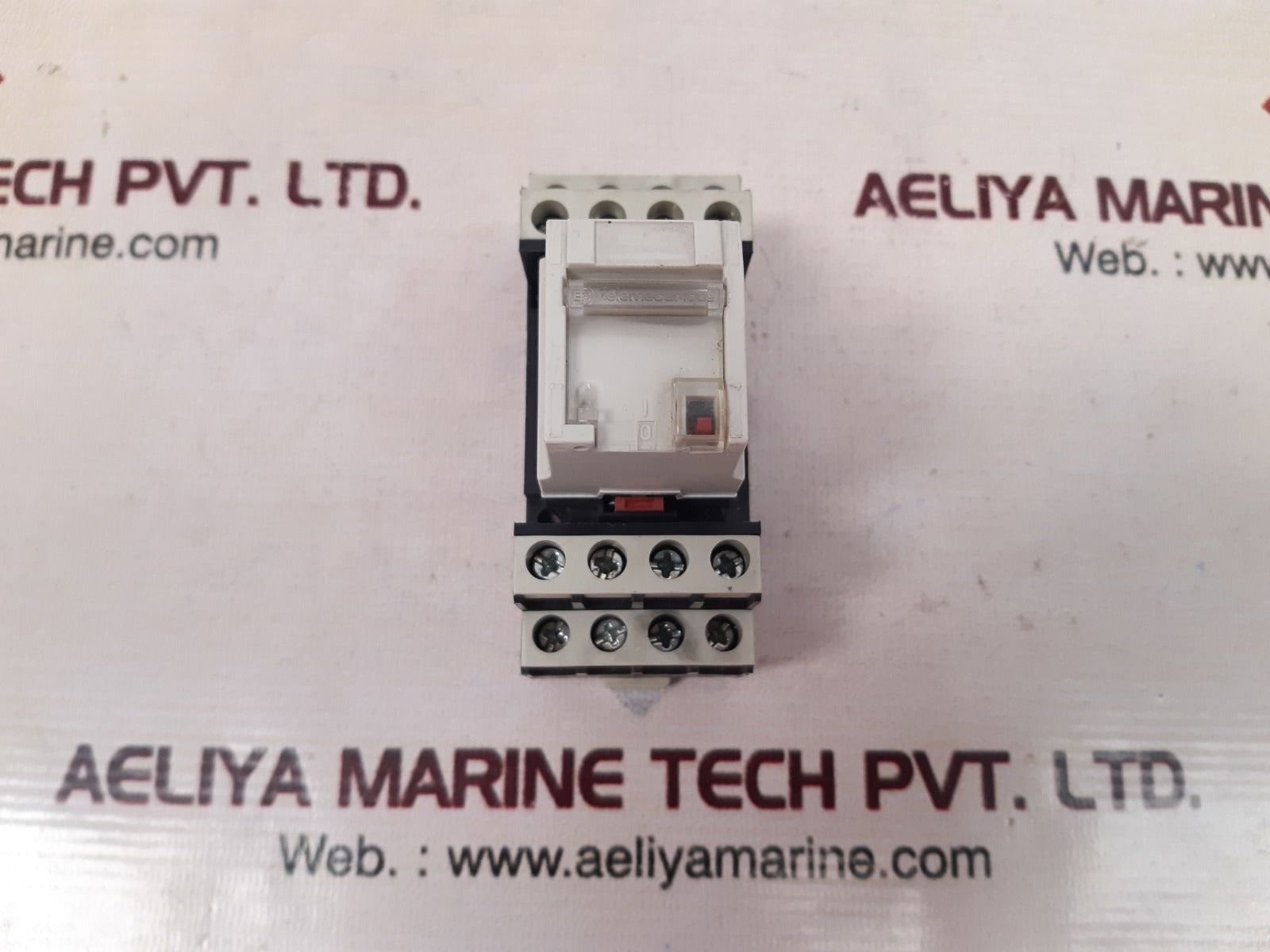 Telemecanique rhn 412b switching relay with base 
