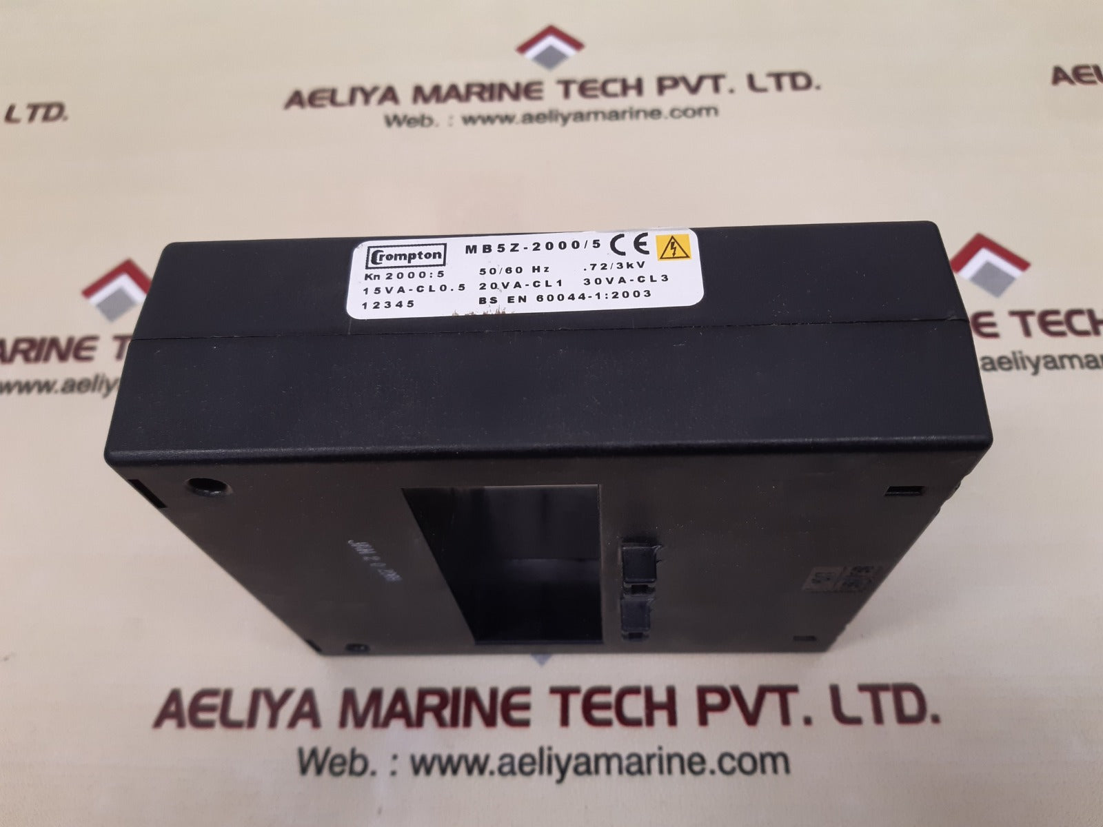 Crompton mb5z-2000/5 current transformers