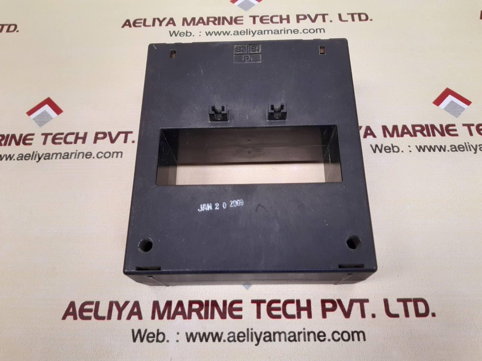 Crompton mb5z-2000/5 current transformers