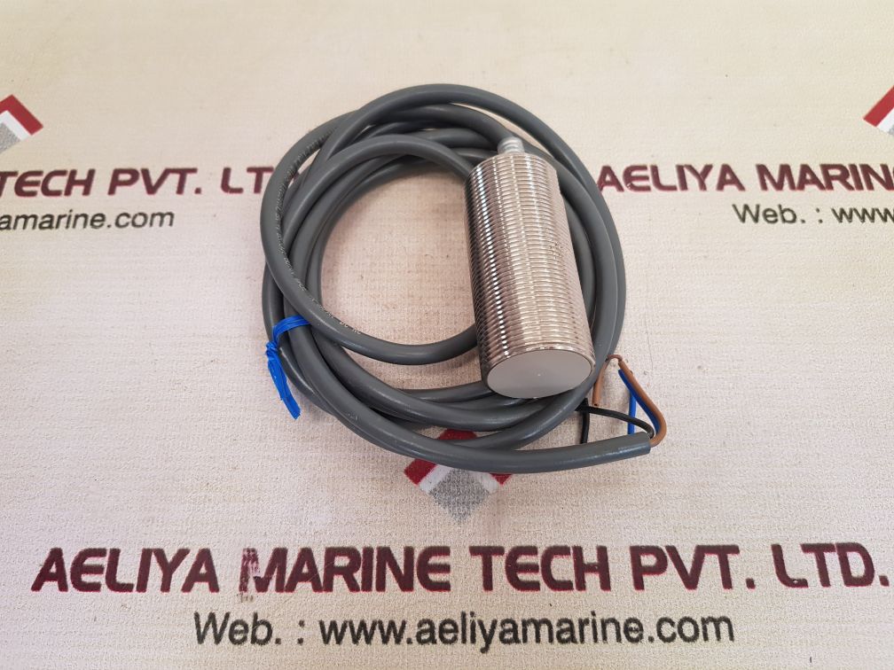 Omron E2E2-x10C2 Proximity Sensor 12 To 24Vdc