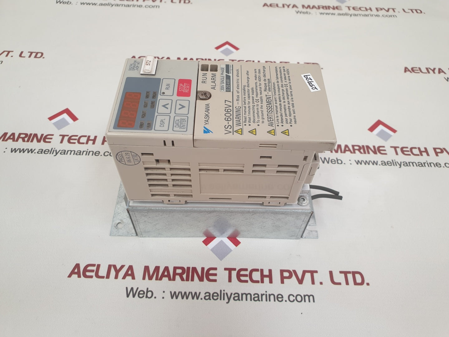 Yaskawa electric cimr-v7ccb0p2 inverter