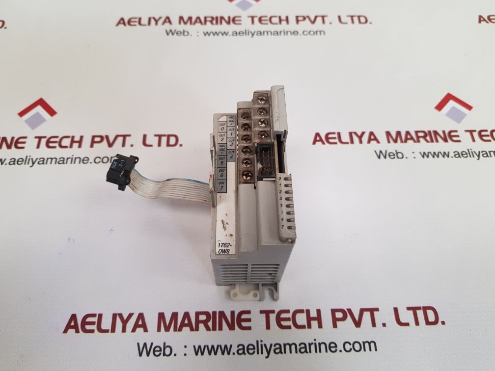 Allen-bradley 1762-ow8 micro logix 1200 output module
