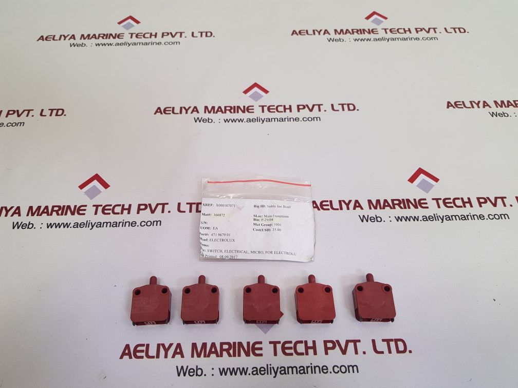 Marquardt 1117.0101 momentary pushbutton