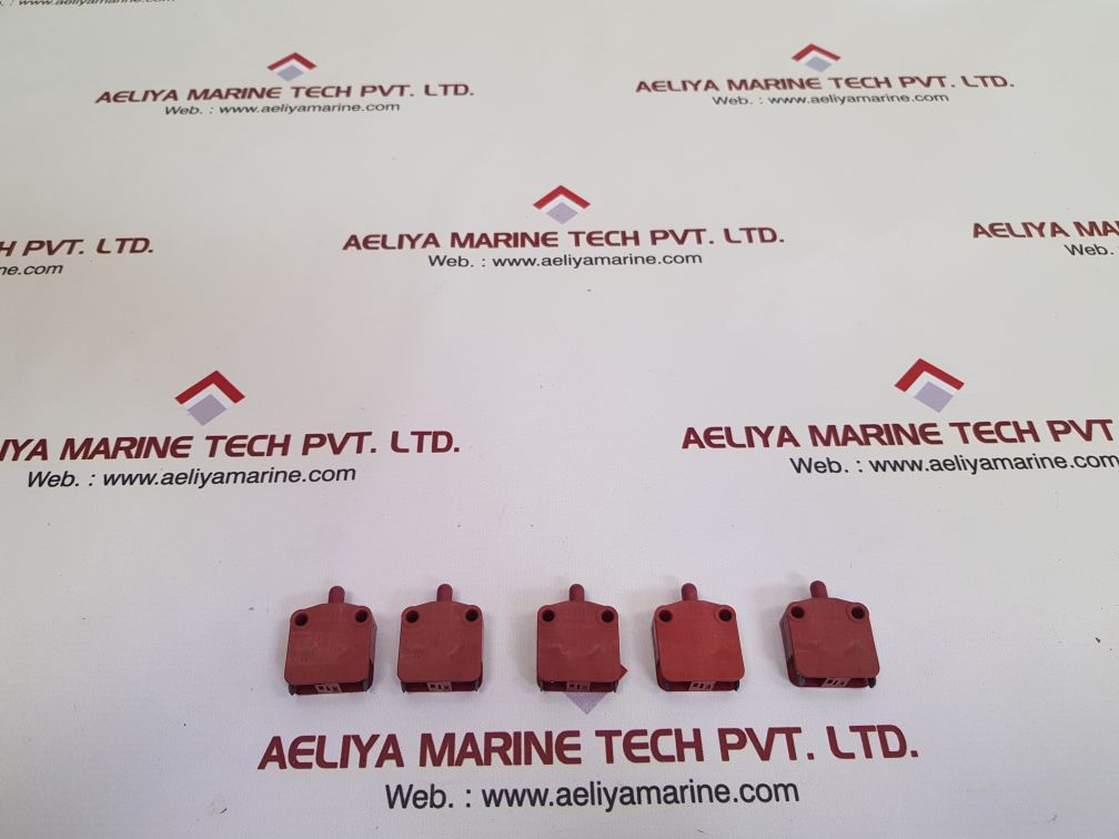 Marquardt 1117.0101 momentary pushbutton