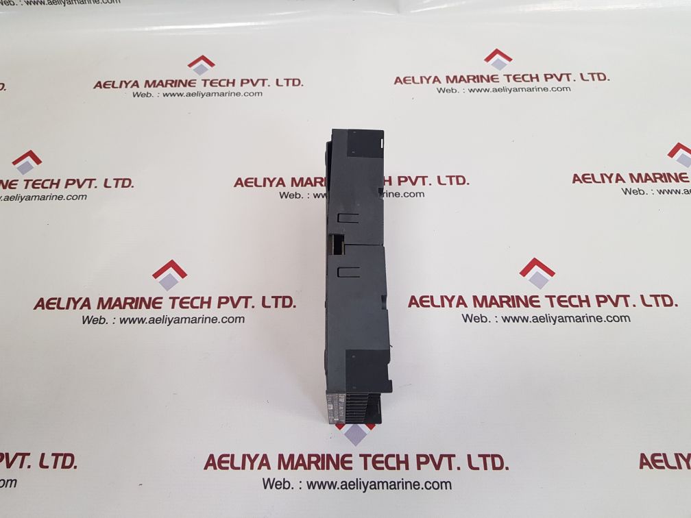 Idec izumi pfj-n162u input unit with tt-116 output unit 