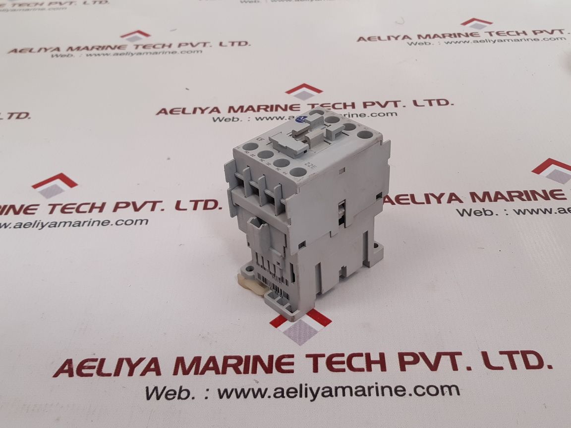 Allen-bradley 700-cf220* Ser.A Control Relay Ac-12 690V 25A