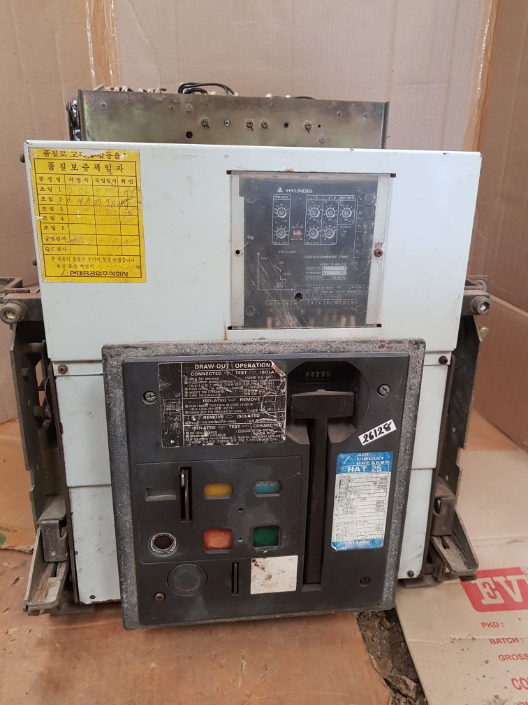 Hyundai Hat 25 Air Circuit Breaker Over Current Trip 2500A 660V 50-60 Hz